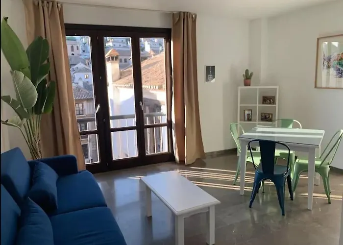 Cosy & Amazing Views! Close To Alhambra!